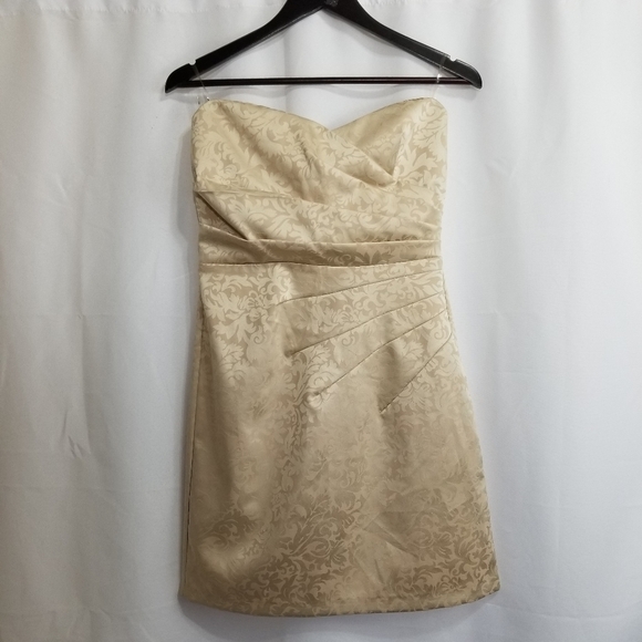 Mystic Strapless Cream Medium Dress - Picture 10 of 10